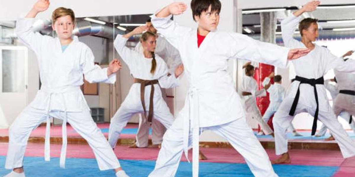 Book a Trial Martial Arts Lesson in Dubai: Fees, Safety & Tips